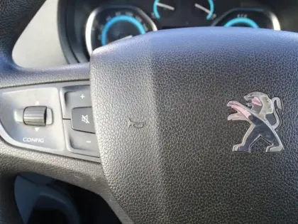 Photo 13 Peugeot Expert  Fg Standard 100 kW batterie 75 kWh Cabine Approfondie Fixe Asphalt