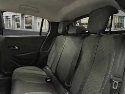 Photo 9 Peugeot 208  1.2 Hybrid 100ch Allure e-DCS6