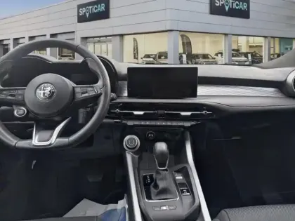 Photo 7 Alfa Romeo Tonale  1.3 PHEV 280ch Tributo Italiano AT6 e-Q4