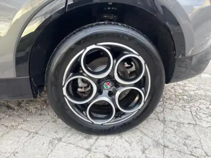 Photo 25 Alfa Romeo Tonale  1.3 PHEV 280ch Tributo Italiano AT6 e-Q4