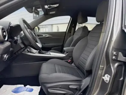 Photo 8 Alfa Romeo Tonale  1.3 PHEV 280ch Tributo Italiano AT6 e-Q4