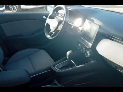 Photo 8 Renault Clio  1.6 E-Tech 145ch full hybrid Techno - 24