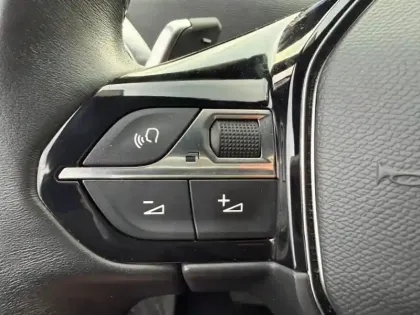 Photo 11 Peugeot 3008  1.2 PureTech 130ch S&S Allure Pack EAT8