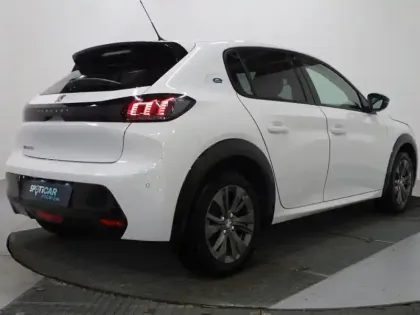 Photo 5 Peugeot 208  e- 136ch Allure Pack