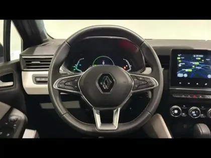 Photo 8 Renault Clio  1.6 E-Tech 145ch full hybrid Techno