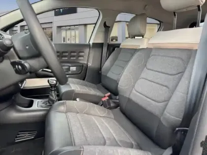 Photo 8 Citroën C3  1.2 PureTech 110ch S&S Shine 120-123g