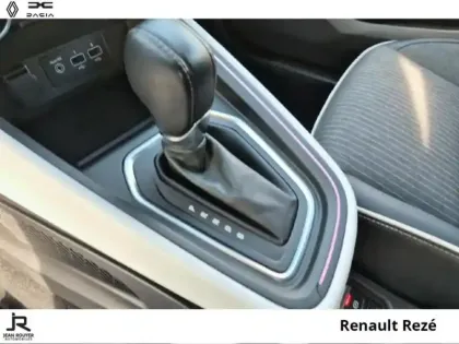 Photo 5 Renault Clio  1.6 E-Tech hybride 145ch Techno