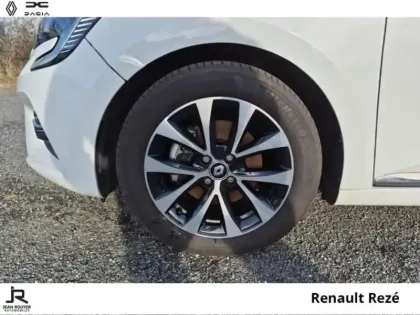 Photo 7 Renault Clio  1.6 E-Tech hybride 145ch Techno