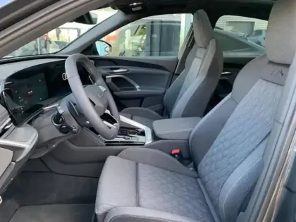 Photo 8 Audi Q5  Sportback 40 TDI Hybride 204ch S line quattro S tronic 7