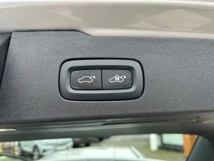 Photo 8 Volvo V60  T6 AWD Recharge 253 ch + 145 ch Geartronic 8