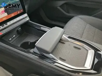 Photo 15 Renault Espace  E-Tech full hybrid 200 GSR2