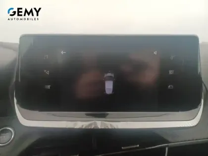 Photo 12 Peugeot 208  Electrique 50 kWh 136ch