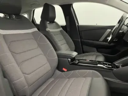 Photo 26 Citroën C4  PureTech 130 S&S EAT8