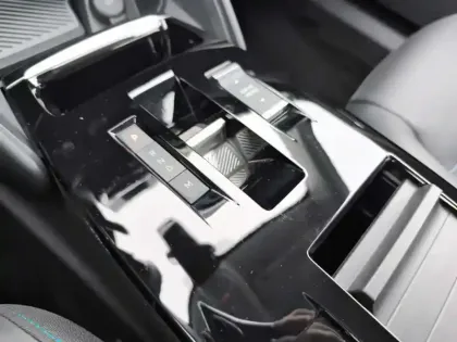 Photo 11 Citroën C4  PureTech 130 S&S EAT8