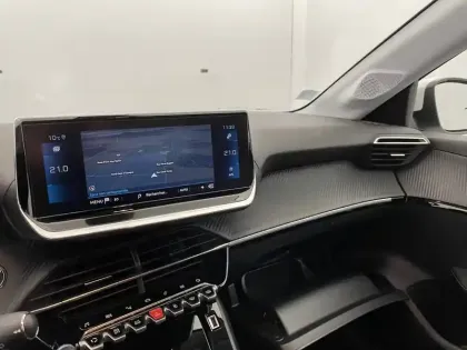 Photo 27 Peugeot 208  PureTech 100 S&S BVM6