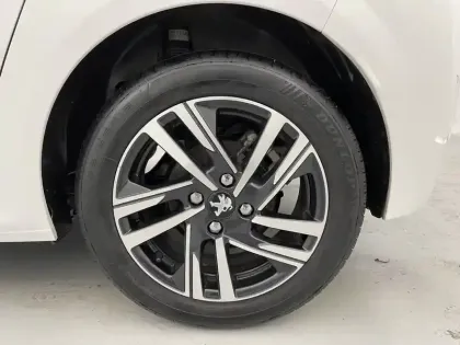 Photo 15 Peugeot 208  PureTech 100 S&S BVM6