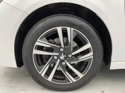 Photo 16 Peugeot 208  PureTech 100 S&S BVM6