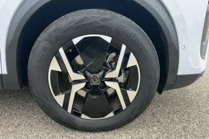 Photo 67 Peugeot 2008  Hybrid 136 e-DCS6