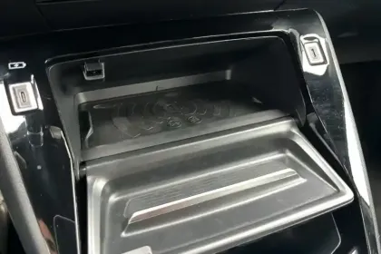 Photo 54 Peugeot 2008  Hybrid 136 e-DCS6