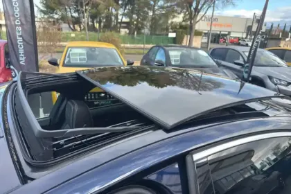 Photo 29 Jaguar Xe  D200 MHEV BVA