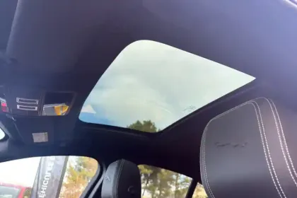 Photo 28 Jaguar Xe  D200 MHEV BVA