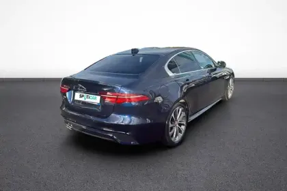 Photo 5 Jaguar Xe  D200 MHEV BVA