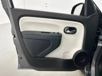 Photo 10 Renault Twingo  III TCe 95