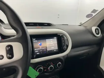 Photo 11 Renault Twingo  III TCe 95