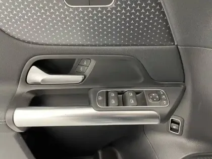 Photo 58 Mercedes GLA  200 d 8G-DCT