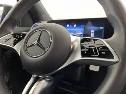 Photo 23 Mercedes GLA  200 d 8G-DCT