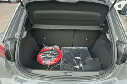 Photo 8 Peugeot 208  Electrique 50 kWh 136ch