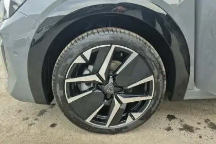 Photo 60 Peugeot 208  Electrique 50 kWh 136ch