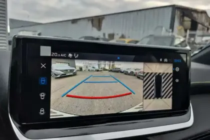 Photo 44 Peugeot 208  Electrique 50 kWh 136ch