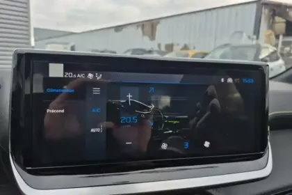 Photo 22 Peugeot 208  Electrique 50 kWh 136ch