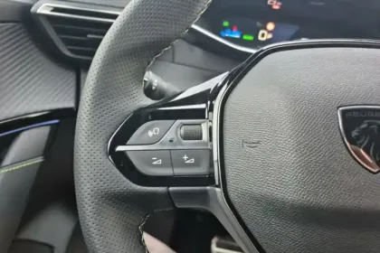 Photo 42 Peugeot 208  Electrique 50 kWh 136ch