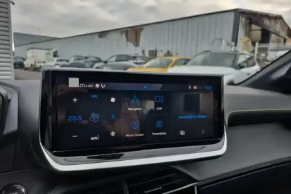 Photo 40 Peugeot 208  Electrique 50 kWh 136ch