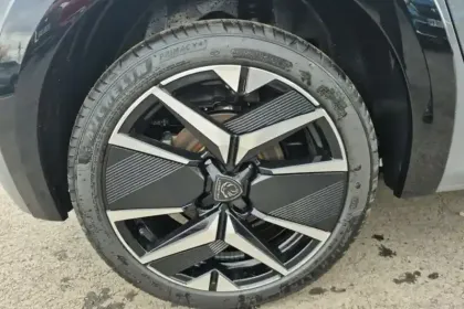 Photo 62 Peugeot 208  Electrique 50 kWh 136ch