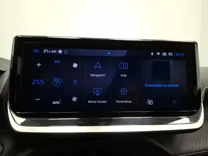 Photo 24 Peugeot 2008  Hybrid 136 e-DCS6