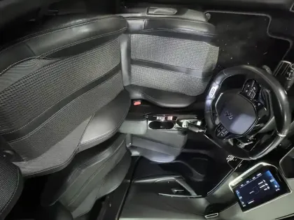 Photo 26 Peugeot 2008  PureTech 130 S&S EAT8