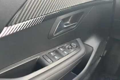 Photo 22 Peugeot 208  Hybrid 100 e-DCS6