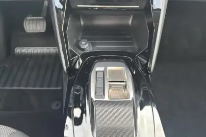 Photo 20 Peugeot 208  Hybrid 100 e-DCS6