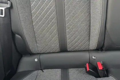 Photo 32 Peugeot 208  Hybrid 100 e-DCS6