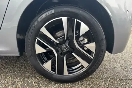 Photo 12 Peugeot 208  Hybrid 100 e-DCS6