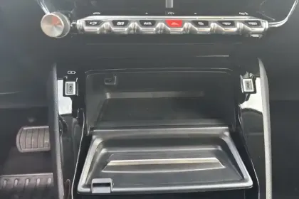 Photo 30 Peugeot 208  Hybrid 100 e-DCS6