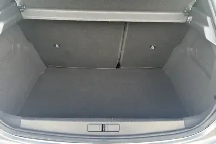 Photo 8 Peugeot 208  Hybrid 100 e-DCS6