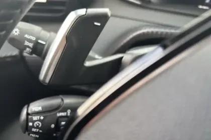 Photo 23 Peugeot 208  Hybrid 100 e-DCS6