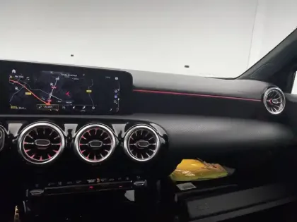 Photo 23 Mercedes Classe A  250 e 8G-DCT