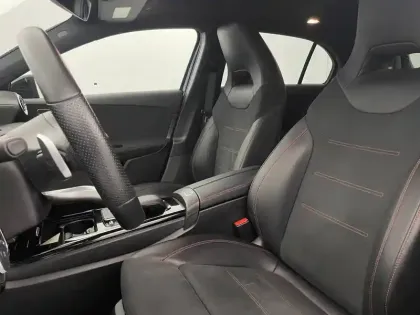 Photo 14 Mercedes Classe A  250 e 8G-DCT