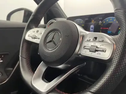 Photo 24 Mercedes Classe A  250 e 8G-DCT