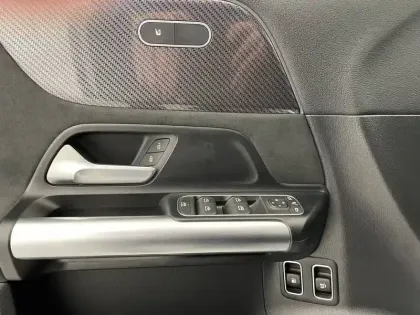 Photo 61 Mercedes GLA  250 e Hybrid EQ 8G-DCT